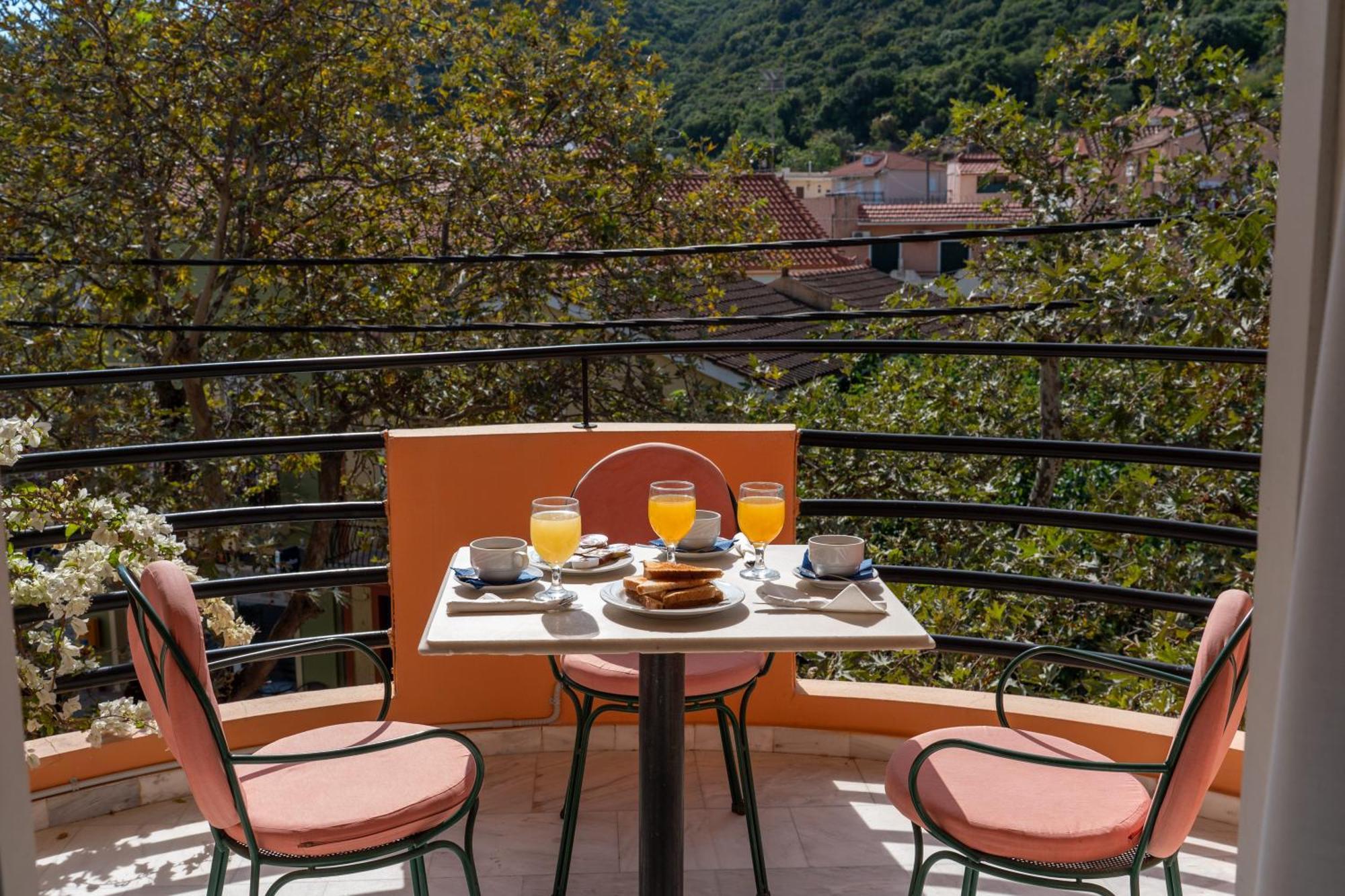 Odysseus Palace 公寓式飯店 Póros