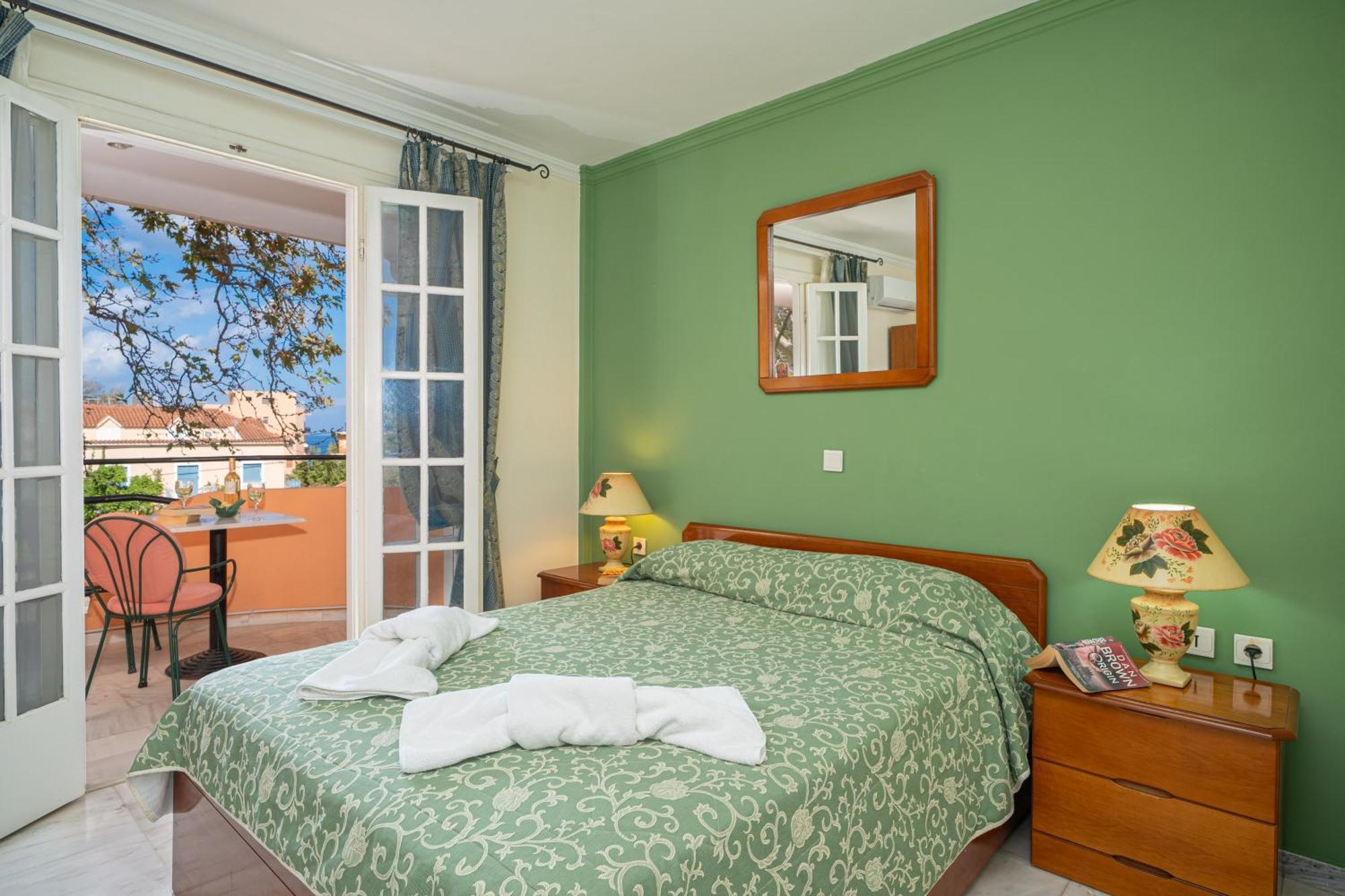 Hotel apartamentowy Odysseus Palace Poros (Kefalonia)
