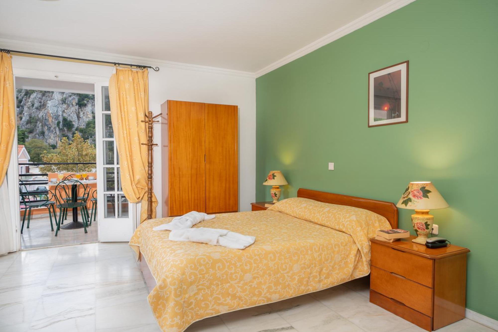 Odysseus Palace Aparthotel 4*