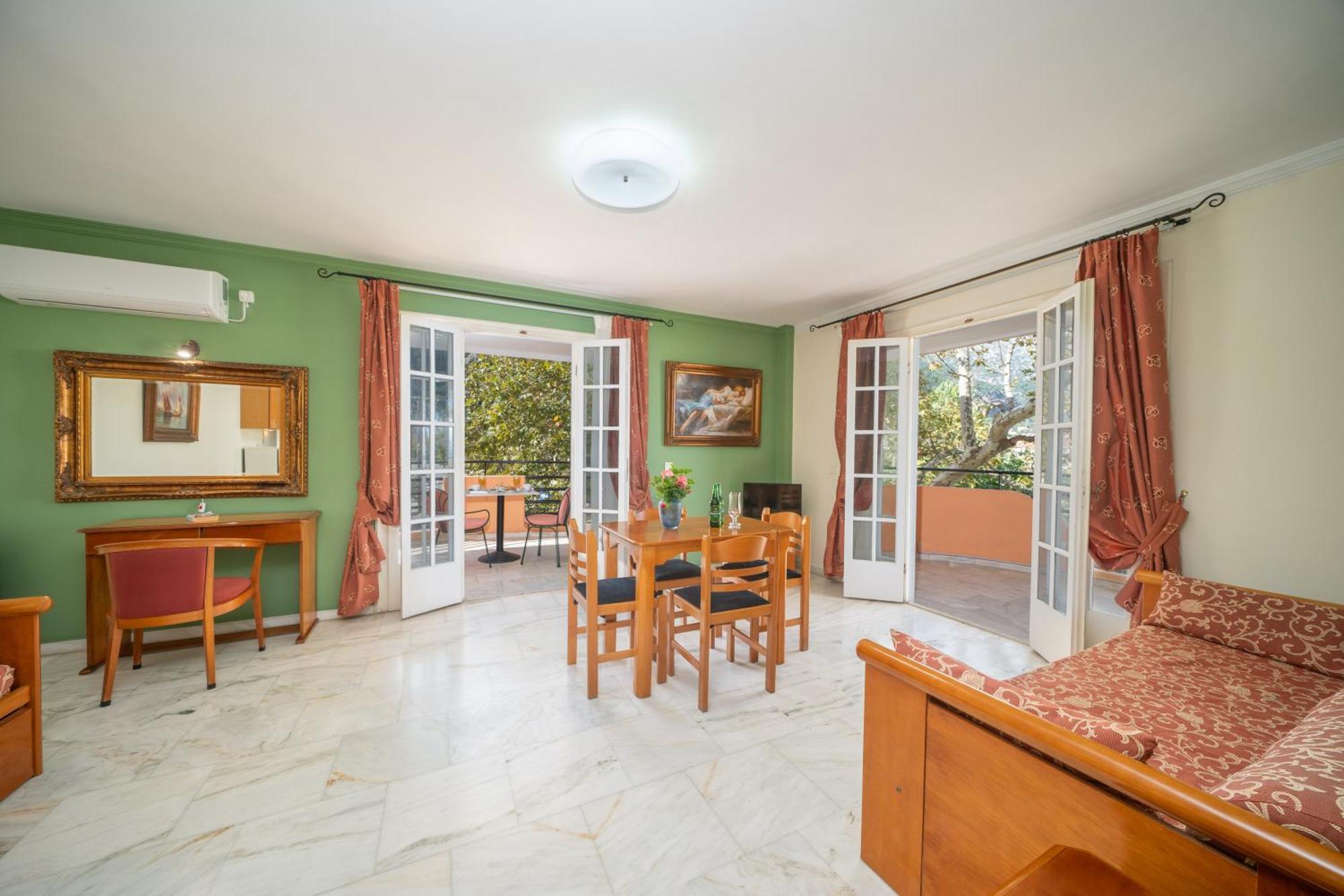 Odysseus Palace 4*